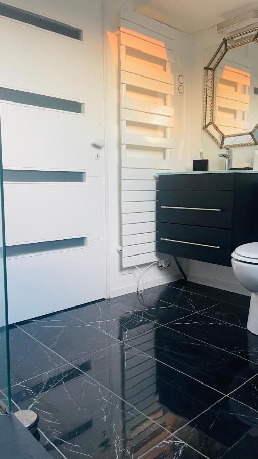 דירות Paris Centre Dernier Etage Vue Ascenseur מראה חיצוני תמונה