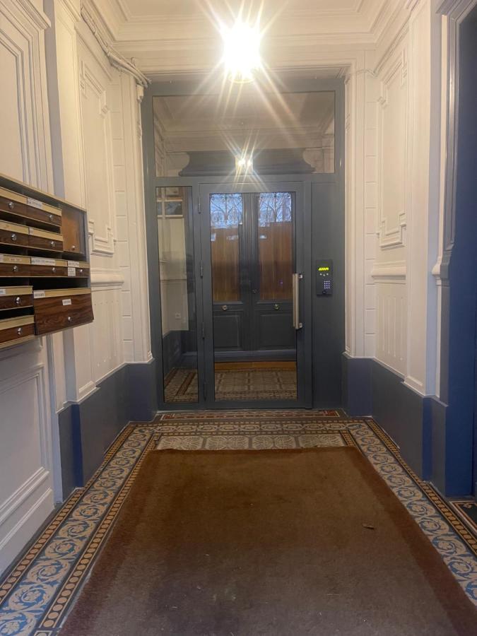 דירות Paris Centre Dernier Etage Vue Ascenseur מראה חיצוני תמונה
